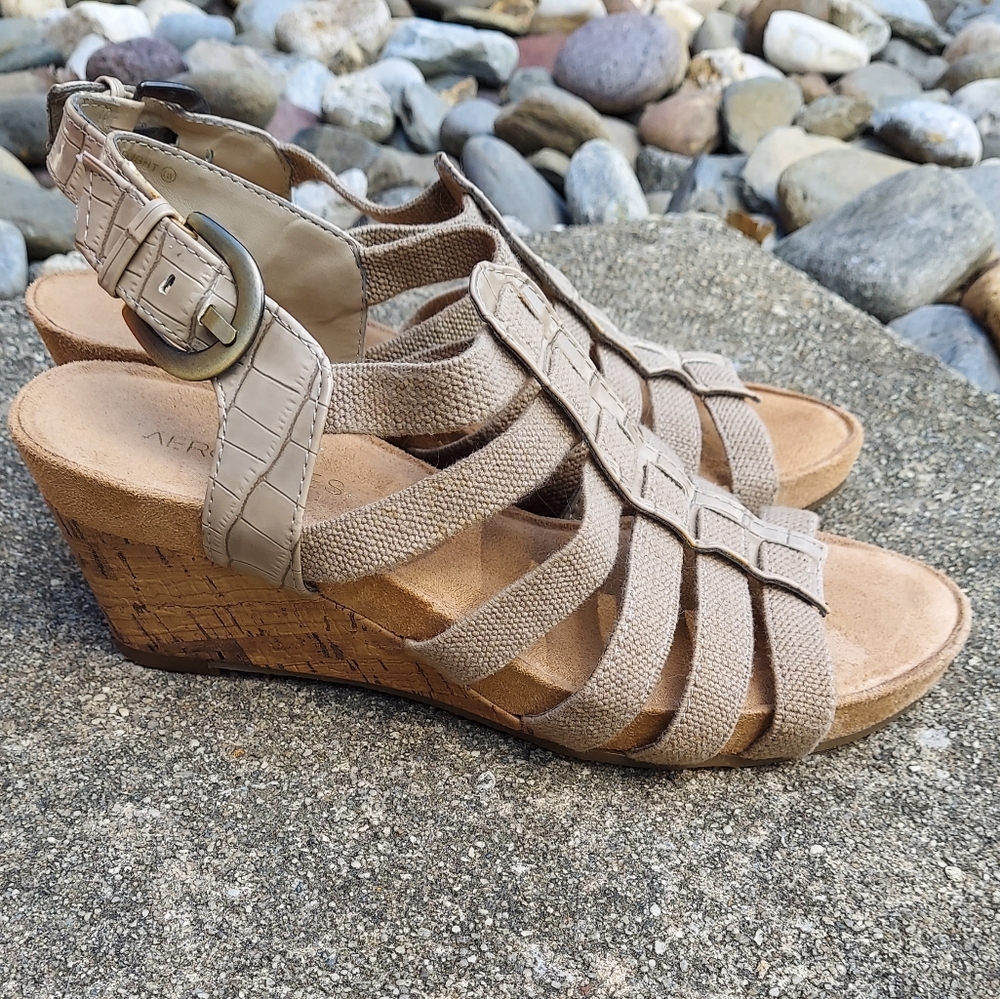 Aerosoles Sandles in Bone Croc Size 8M. Never Worn